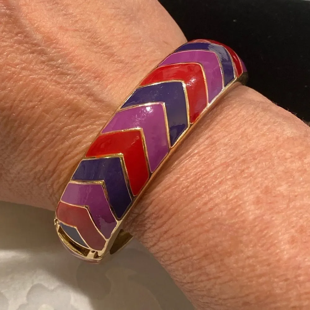 Vintage Gold And Enamel Clamper Bracelet - Picture 5 of 8